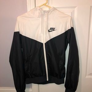 Women’s Nike windbreaker